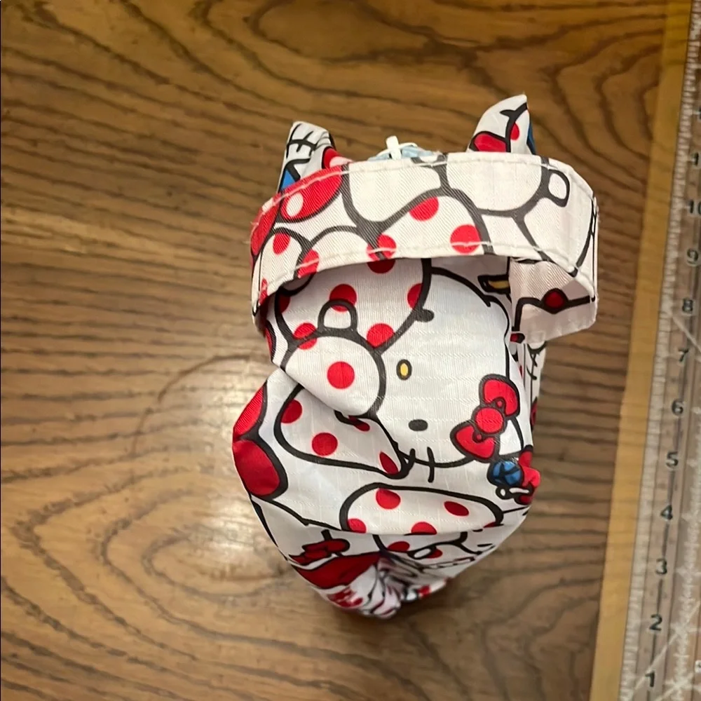 Hello Kitty Red‎ and White Toiletry Bag
